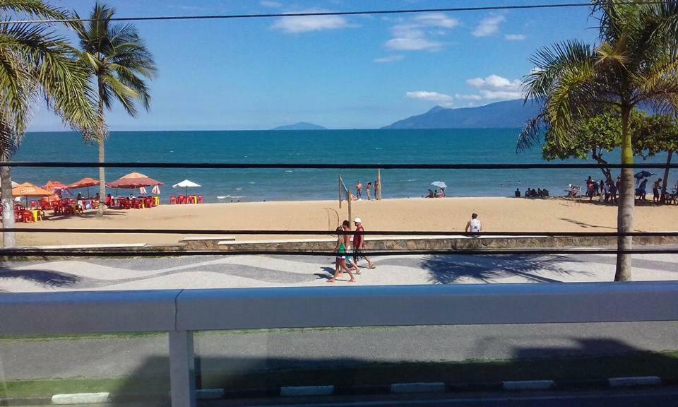 Ap Na Avenida Da Praia Caraguatatuba Buitenkant foto